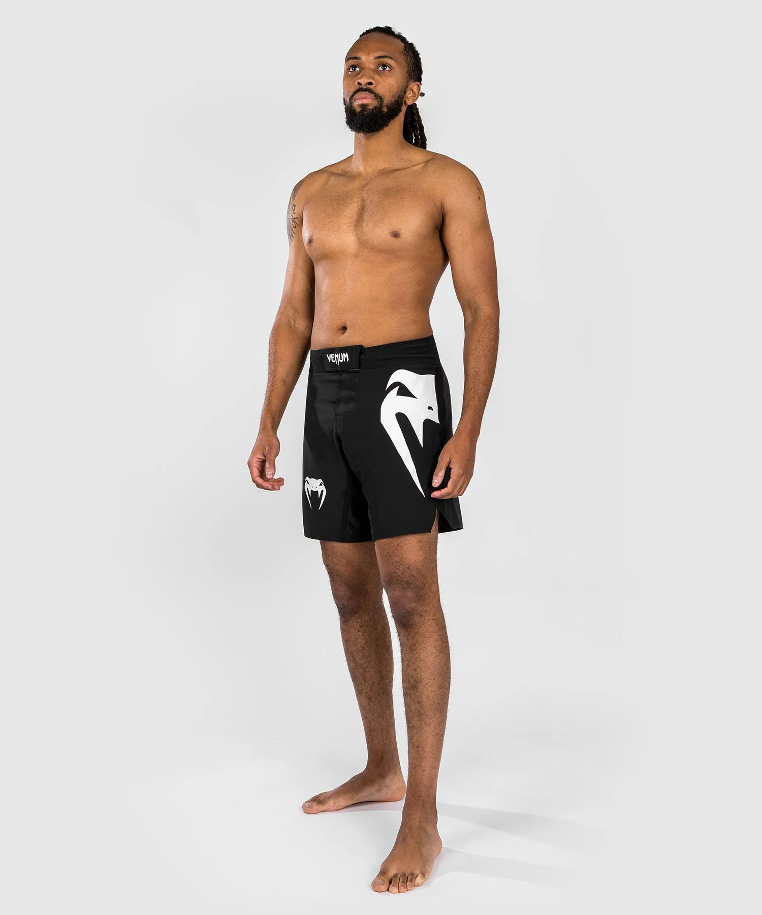 Venum Light 5.0 Fightshort - Black/White