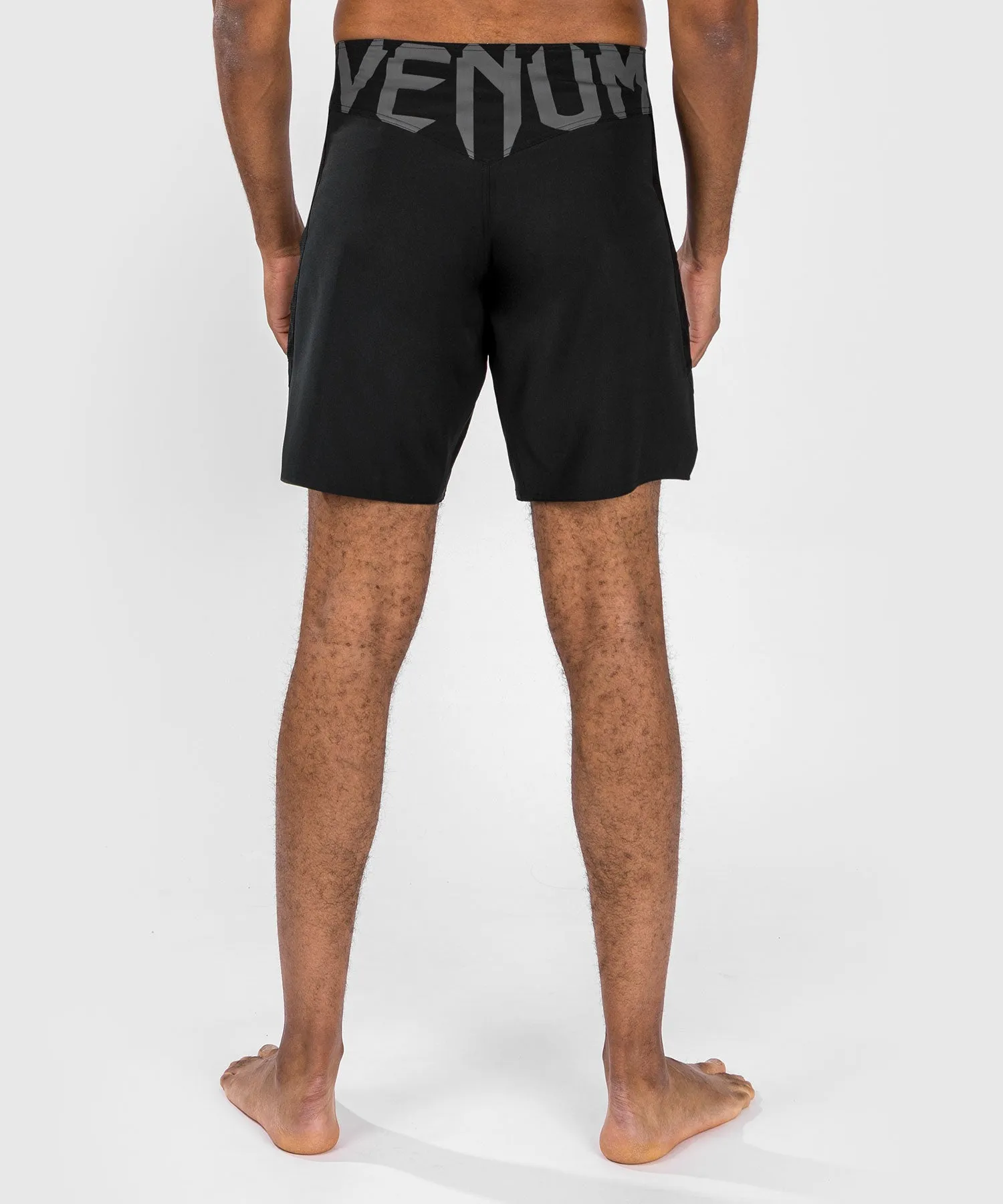 Venum Light 5.0 Fightshort - Black/White